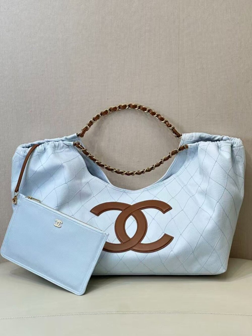 Classic CHANEL Bag: A Stylish and Versatile Choice for Elegance